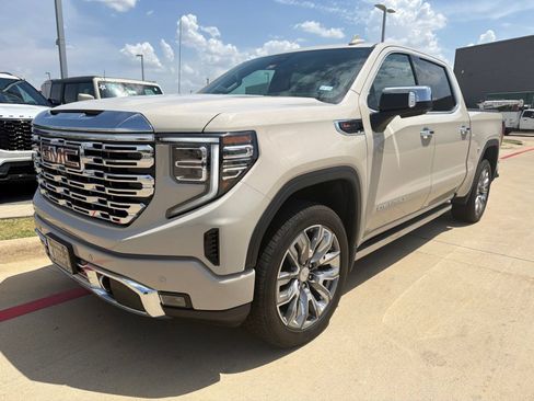 Used 2026 GMC Sierra 1500 Denali w/ Denali Reserve Package AWD/4WD image 3