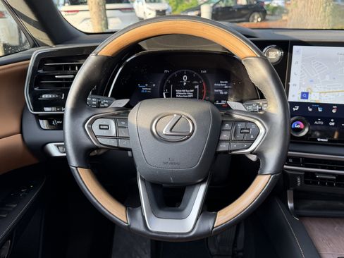 Used 2025 Lexus RX 350 Premium w/ Accessory Package (Z1) FWD image 33