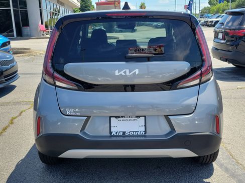 Used 2024 Kia Soul LX w/ Option Group 015 FWD image 5