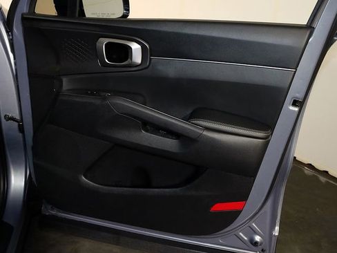 Used 2024 Kia Sorento S w/ Panoramic Sunroof Package image 32