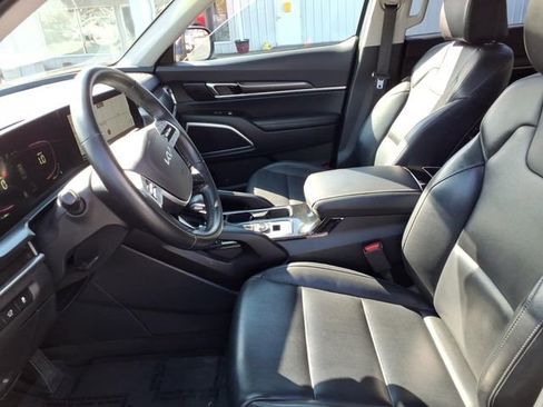 Used 2025 Kia Telluride S AWD/4WD image 12