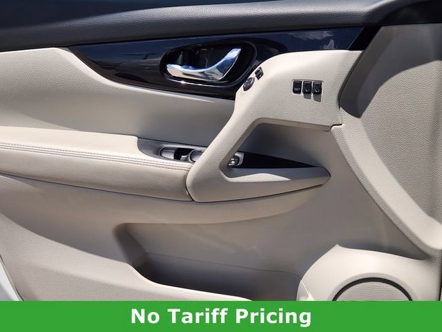 Used 2021 Nissan Rogue Sport SV w/ Technology Package FWD image 22
