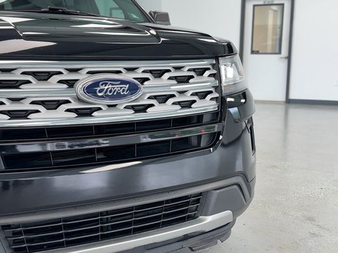 Used 2019 Ford Explorer XLT w/ Equipment Group 201A AWD/4WD image 11