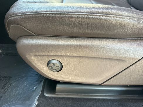 Used 2022 Mercedes-Benz GLS 450 4MATIC image 14