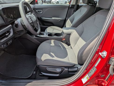 Used 2025 Kia K4 LXS image 14