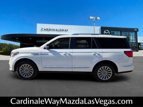 Used 2021 Lincoln Navigator 4WD image 3