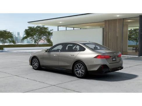 New 2027 BMW i5 xDrive40 w/ M Sport Package AWD/4WD image 2