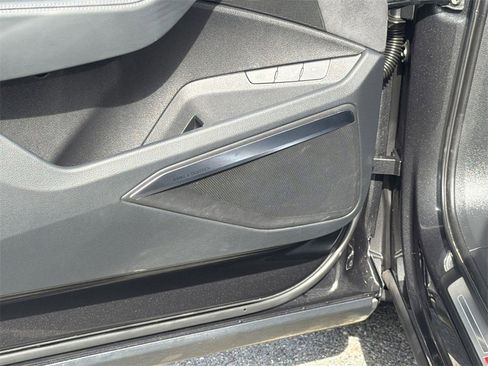 Used 2022 Audi e-tron S Prestige w/ Prestige Package image 22