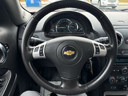 Used 2011 Chevrolet HHR LT image 18