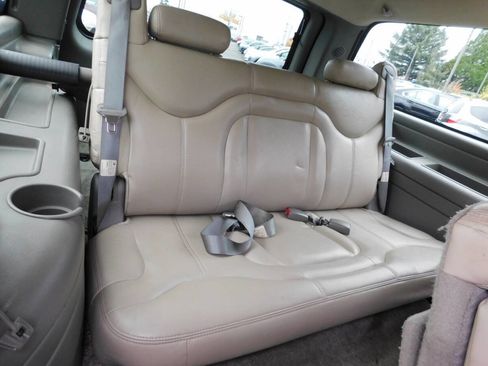 Used 2002 GMC Yukon XL SLT image 6