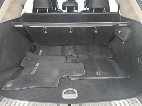 Used 2022 Genesis GV70 2.5T w/ Select Package image 30