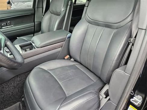 Used 2025 Land Rover Range Rover SE image 15