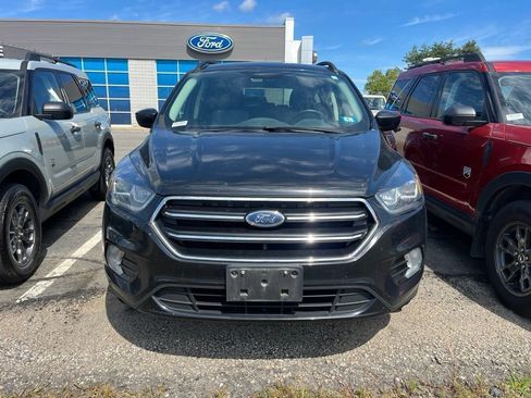 Used 2018 Ford Escape SE w/ SE Sport Appearance Package AWD/4WD image 1