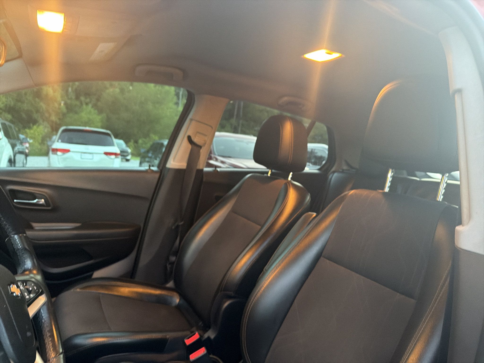 Used 2018 Chevrolet Trax LT w/ LT Convenience Package FWD image 12