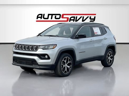 Used 2024 Jeep Compass Limited AWD/4WD image 3