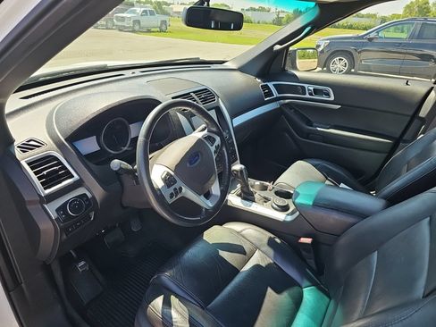 Used 2013 Ford Explorer XLT AWD/4WD image 11