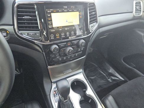 Used 2021 Jeep Grand Cherokee Laredo X AWD/4WD image 32