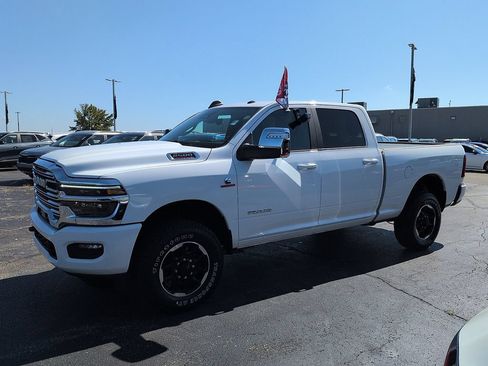 Used 2026 RAM 2500 Laramie AWD/4WD image 4