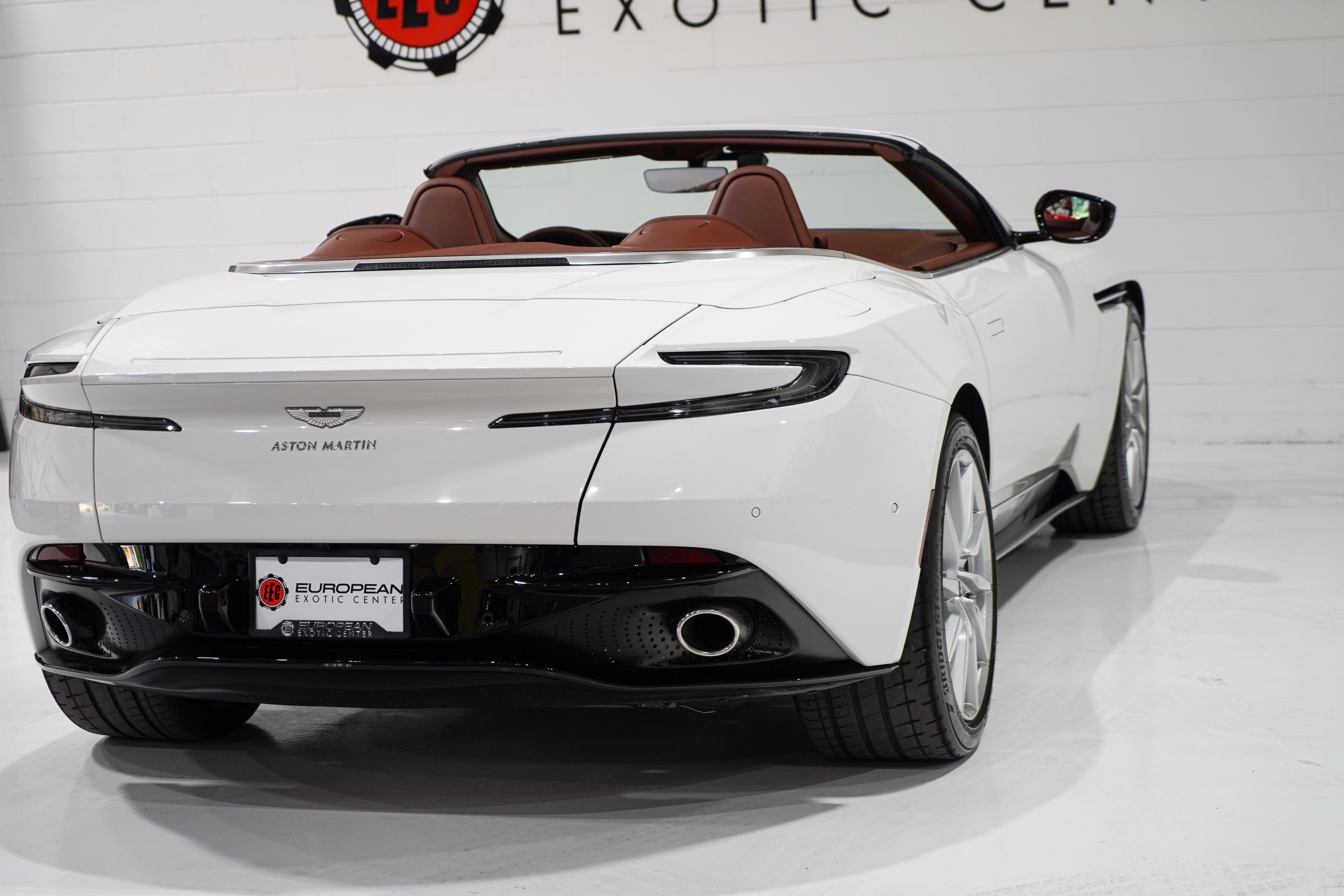 Used 2020 Aston Martin DB11 Volante RWD image 39
