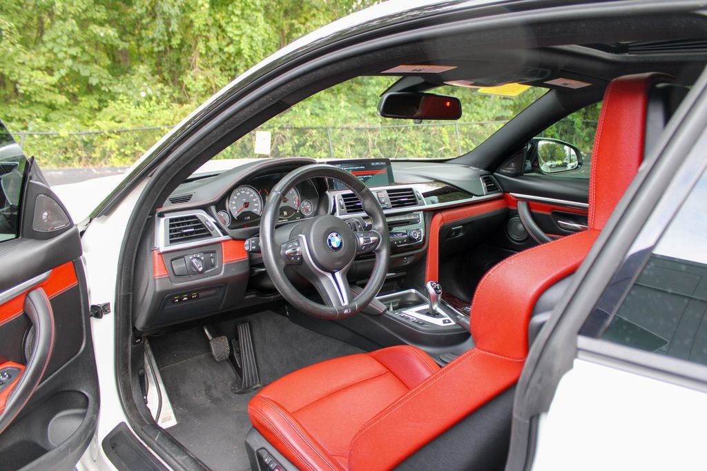 Used 2018 BMW M4 Coupe RWD image 8