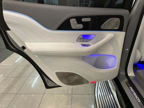 Certified 2025 Mercedes-Benz Maybach GLS 600 4MATIC image 37