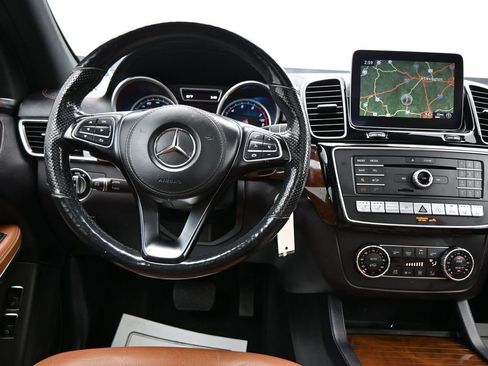 Used 2018 Mercedes-Benz GLS 550 4MATIC image 15