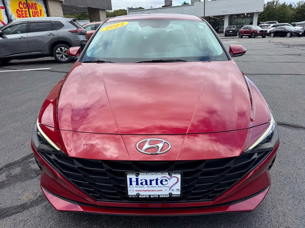 Used 2023 Hyundai Elantra SEL FWD image 2