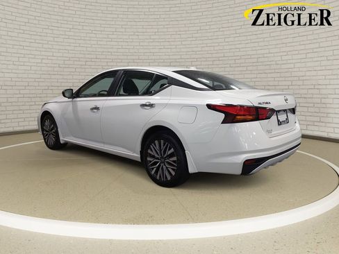 Used 2024 Nissan Altima 2.5 SV AWD/4WD image 7