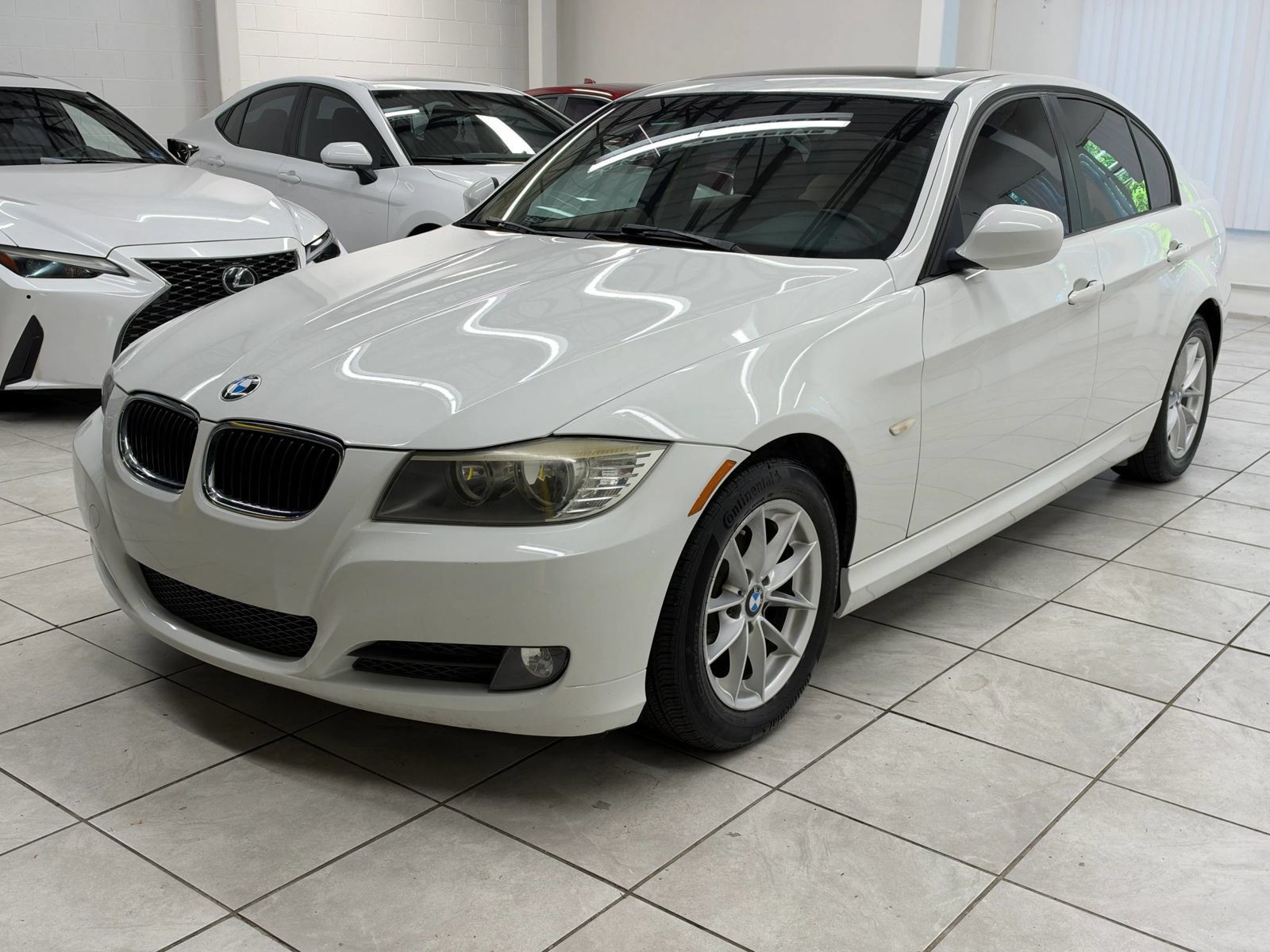 Used 2010 BMW 328i Sedan RWD image 3