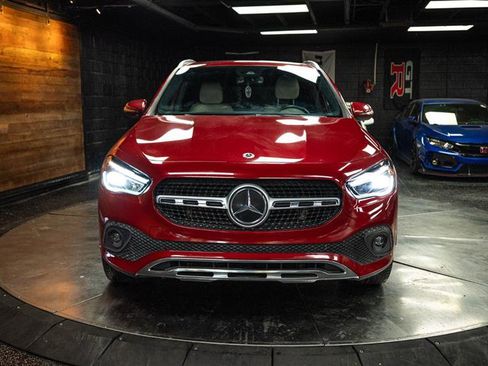 Used 2022 Mercedes-Benz GLA 250 4MATIC w/ Premium Package image 4