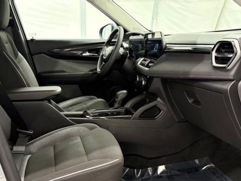 Used 2025 Chevrolet TrailBlazer LT image 20