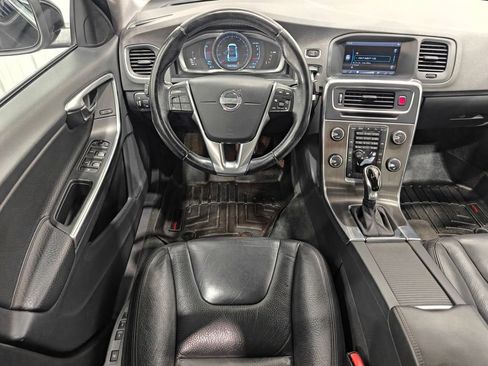 Used 2014 Volvo S60 T5 FWD image 4