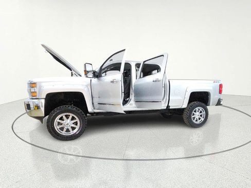Used 2016 Chevrolet Silverado 3500 LTZ image 14