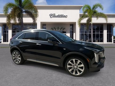 Certified 2023 Cadillac XT4 Premium Luxury FWD image 17