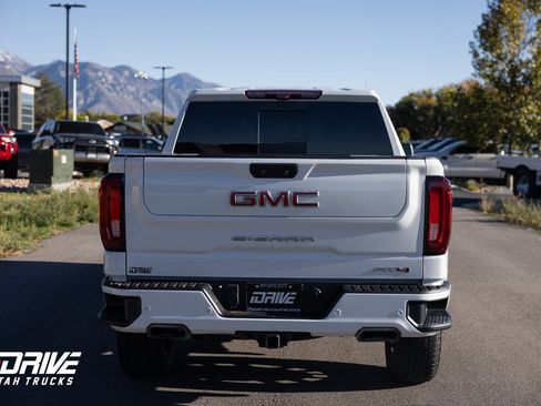 Used 2021 GMC Sierra 1500 AT4 w/ AT4 Premium Package image 13