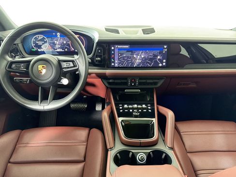 Certified 2024 Porsche Cayenne image 29