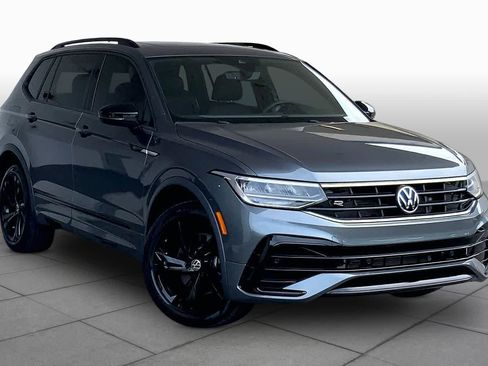 Used 2023 Volkswagen Tiguan SE R-Line FWD image 3