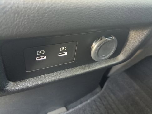 Used 2025 INFINITI QX80 Sensory image 14