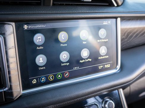 Used 2021 GMC Yukon XL Denali image 24