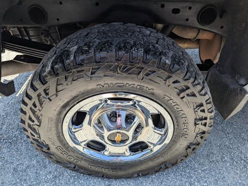 Used 2015 Chevrolet Silverado 2500 LT AWD/4WD image 6