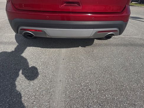 Used 2016 Ford Explorer XLT w/ Equipment Group 202A image 4