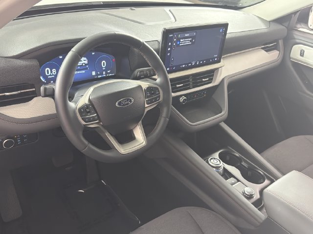 Used 2026 Ford Explorer Active RWD image 2