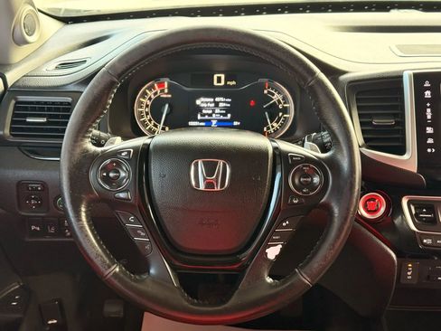 Used 2018 Honda Pilot Touring image 33