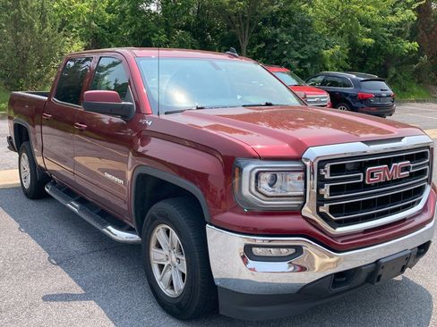 Used 2017 GMC Sierra 1500 SLE w/ SLE Value Package image 3