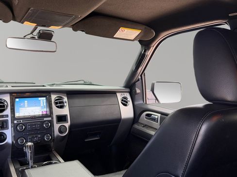 Used 2017 Ford Expedition Limited image 18