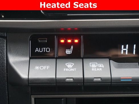 Used 2025 Toyota Camry SE w/ Convenience Package image 8