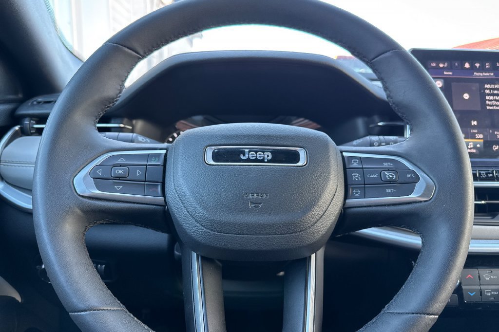 Used 2025 Jeep Compass Limited AWD/4WD image 27