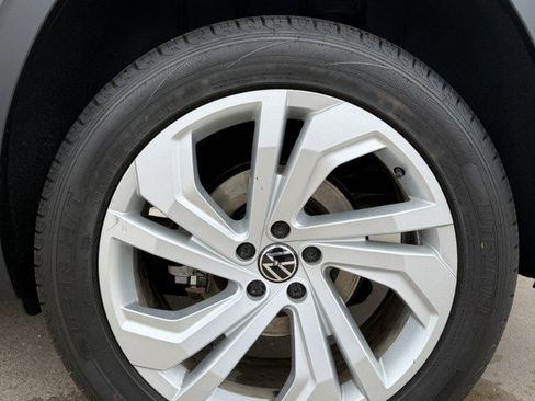 Certified 2022 Volkswagen Atlas SE image 30