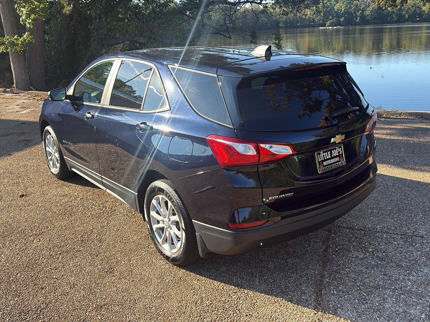 Used 2020 Chevrolet Equinox LS w/ LS Convenience Package FWD image 9