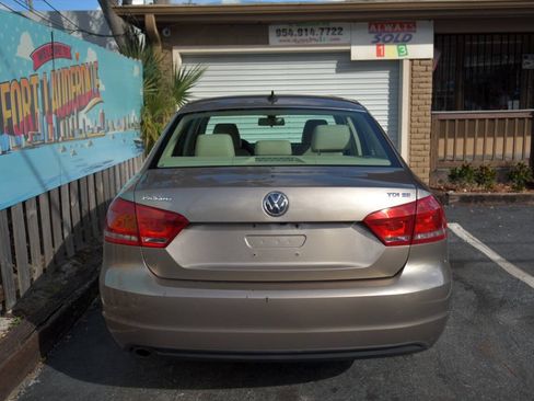 Used 2015 Volkswagen Passat TDI SE FWD image 30